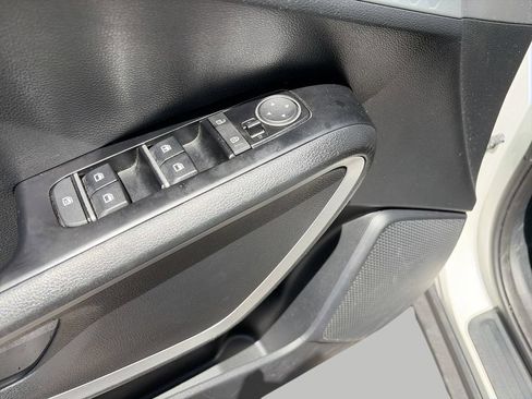 Used 2024 Kia Soul LX w/ Option Group 015 FWD image 14
