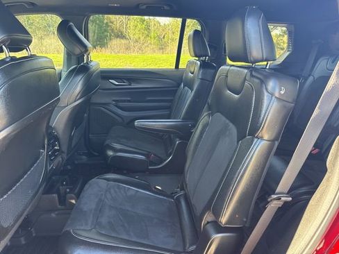 Used 2024 Jeep Grand Cherokee L Altitude AWD/4WD image 17