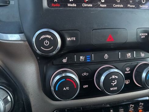 Used 2020 RAM 1500 Laramie image 31