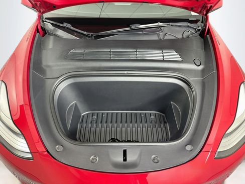Used 2022 Tesla Model Y Long Range AWD/4WD image 34