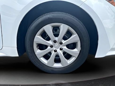 Used 2020 Toyota Corolla LE FWD image 23