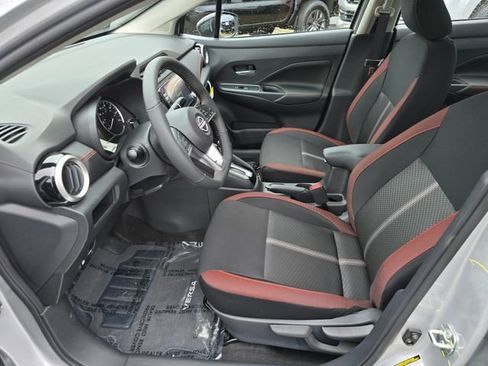 New 2025 Nissan Versa SR image 18