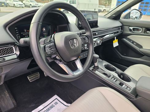 Used 2025 Honda Civic Sport Touring image 8