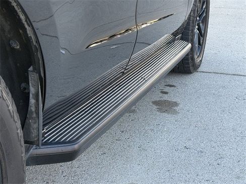 Used 2022 Ford Expedition XLT image 9