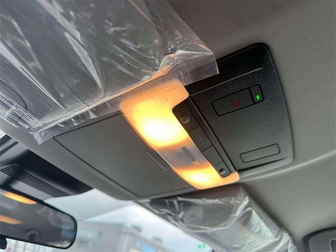 New 2025 Nissan Altima 2.5 SR image 31