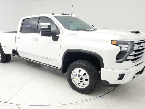 Certified 2025 Chevrolet Silverado 3500 High Country w/ High Country Premium Package AWD/4WD image 1