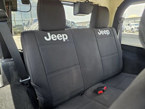 Used 2015 Jeep Wrangler Sahara AWD/4WD image 15