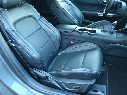 Used 2025 Ford Mustang GT Premium image 18