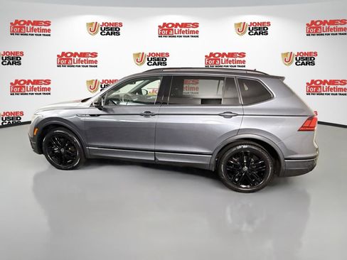 Used 2022 Volkswagen Tiguan SE R-Line FWD image 13