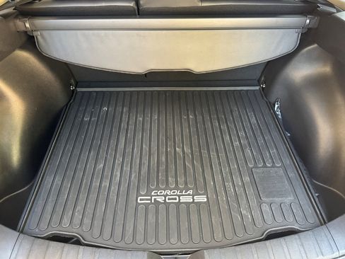Used 2024 Toyota Corolla Cross XLE w/ Convenience Package AWD/4WD image 26