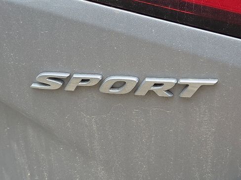 Used 2024 Honda Civic Sport image 3
