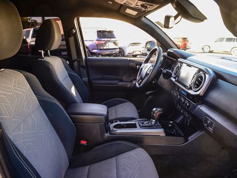 Used 2023 Toyota Tacoma TRD Off-Road image 17