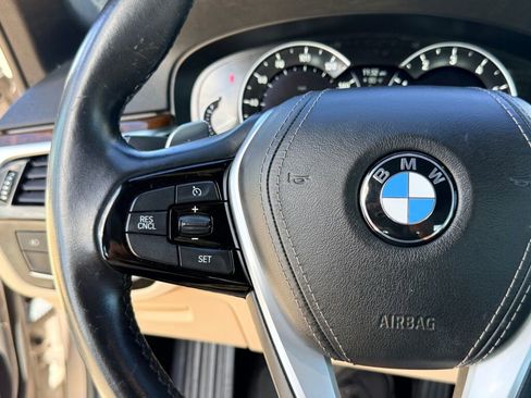 Used 2018 BMW 530i w/ Premium Package image 29