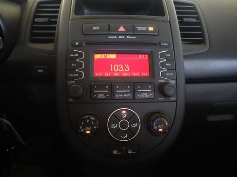 Used 2013 Kia Soul FWD image 27