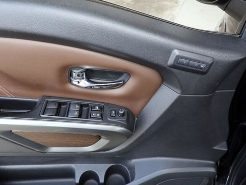 Used 2018 Nissan Titan Platinum Reserve w/ Platinum Utility Package image 39