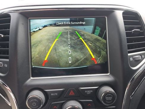 Used 2018 Jeep Grand Cherokee Overland w/ Trailer Tow Group IV image 15