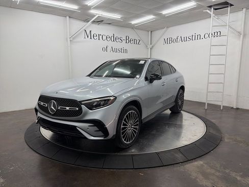 Used 2025 Mercedes-Benz GLC 300 4MATIC image 3