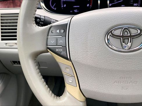 Used 2012 Toyota Avalon image 22