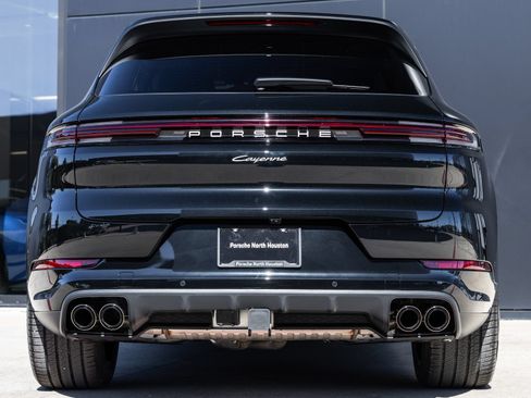 Certified 2026 Porsche Cayenne AWD/4WD image 10