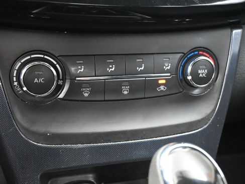 Used 2016 Nissan Sentra SR FWD image 30