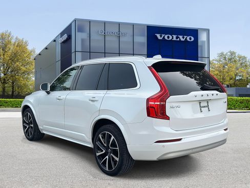 Certified 2022 Volvo XC90 T6 Momentum w/ Climate Package image 6