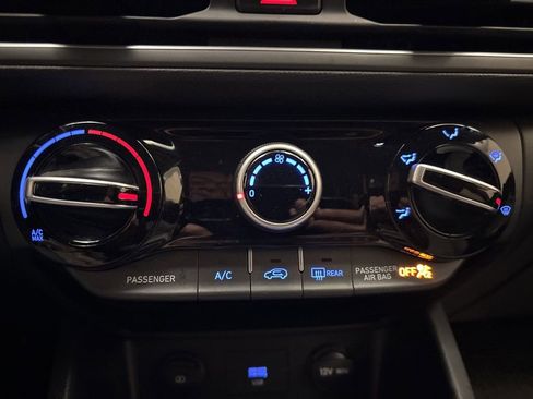 Used 2023 Hyundai Kona SEL image 19