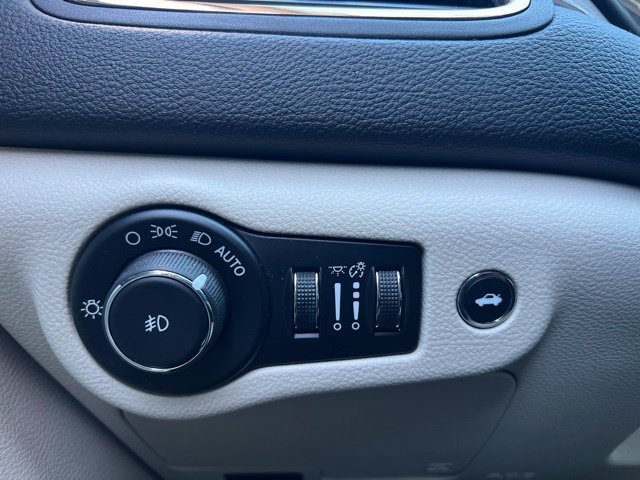 Used 2016 Chrysler 200 C w/ Premium Group AWD/4WD image 24