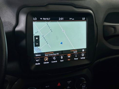 Used 2022 Jeep Renegade Latitude w/ Convenience Group AWD/4WD image 13