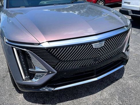 Certified 2025 Cadillac Lyriq Luxury w/ Nappa Leather Package AWD/4WD image 33