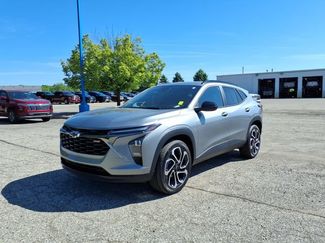 Used 2024 Chevrolet Trax RS w/ Sunroof Package FWD video 3