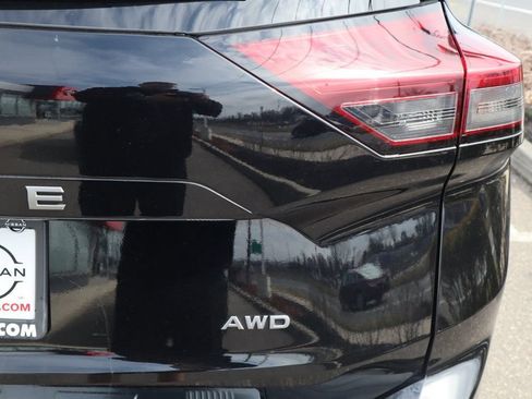 Certified 2025 Nissan Rogue SV AWD/4WD image 33