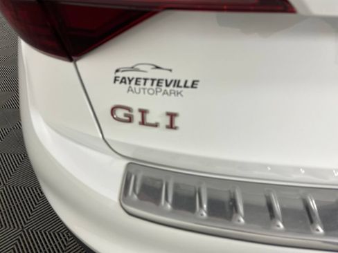 Used 2023 Volkswagen Jetta GLI Autobahn FWD image 4