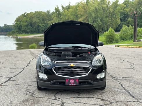 Used 2017 Chevrolet Equinox LT w/ Convenience Package AWD/4WD image 8
