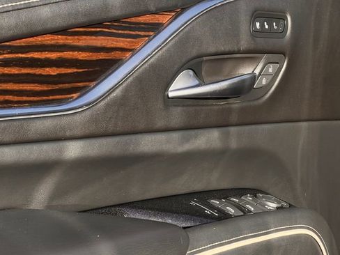 Certified 2023 Cadillac Escalade Premium Luxury image 23