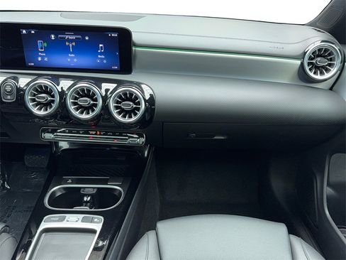 Used 2025 Mercedes-Benz CLA 250 image 19