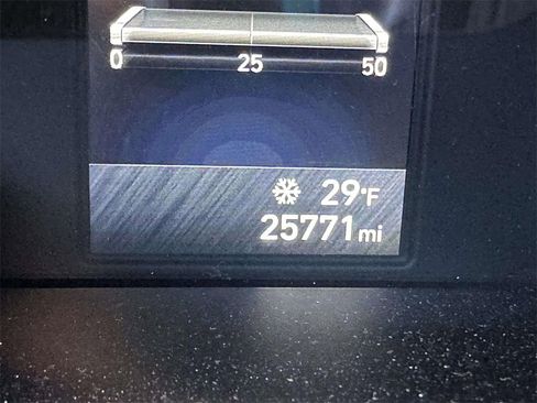 Certified 2023 Hyundai Elantra SEL image 33