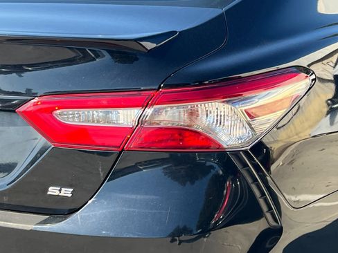 Used 2018 Toyota Camry SE w/ Moonroof Package image 26