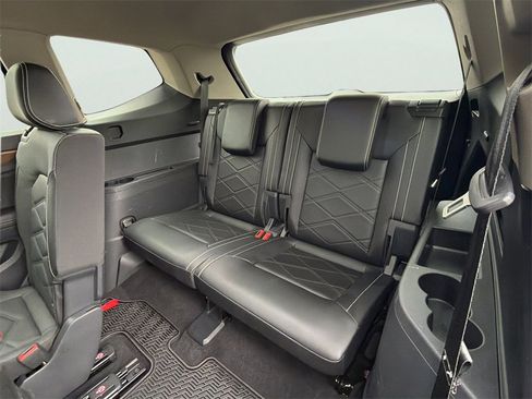 Used 2024 Volkswagen Atlas SE image 23