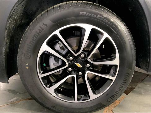 Used 2025 Chevrolet TrailBlazer LT AWD/4WD image 9