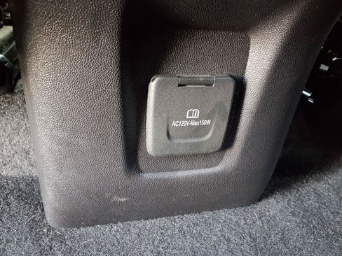 Used 2024 Chevrolet Equinox Premier AWD/4WD image 25