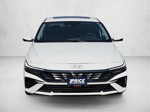 Used 2024 Hyundai Elantra Limited FWD image 2
