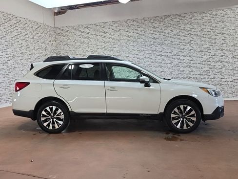 Used 2017 Subaru Outback 2.5i Limited image 6