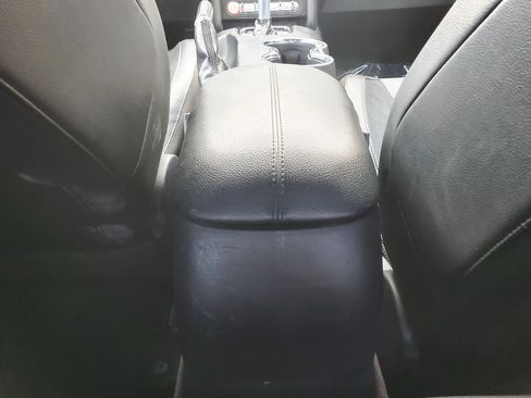 Used 2015 Ford Mustang Premium RWD image 31