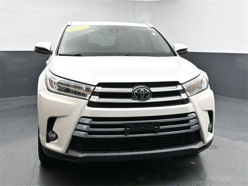 Used 2017 Toyota Highlander Limited image 5