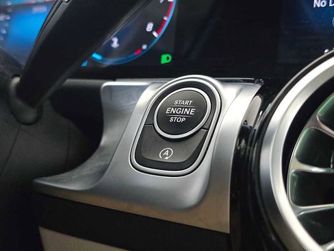 Certified 2022 Mercedes-Benz GLB 250 4MATIC image 36