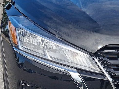 Used 2023 Nissan Kicks SV image 15