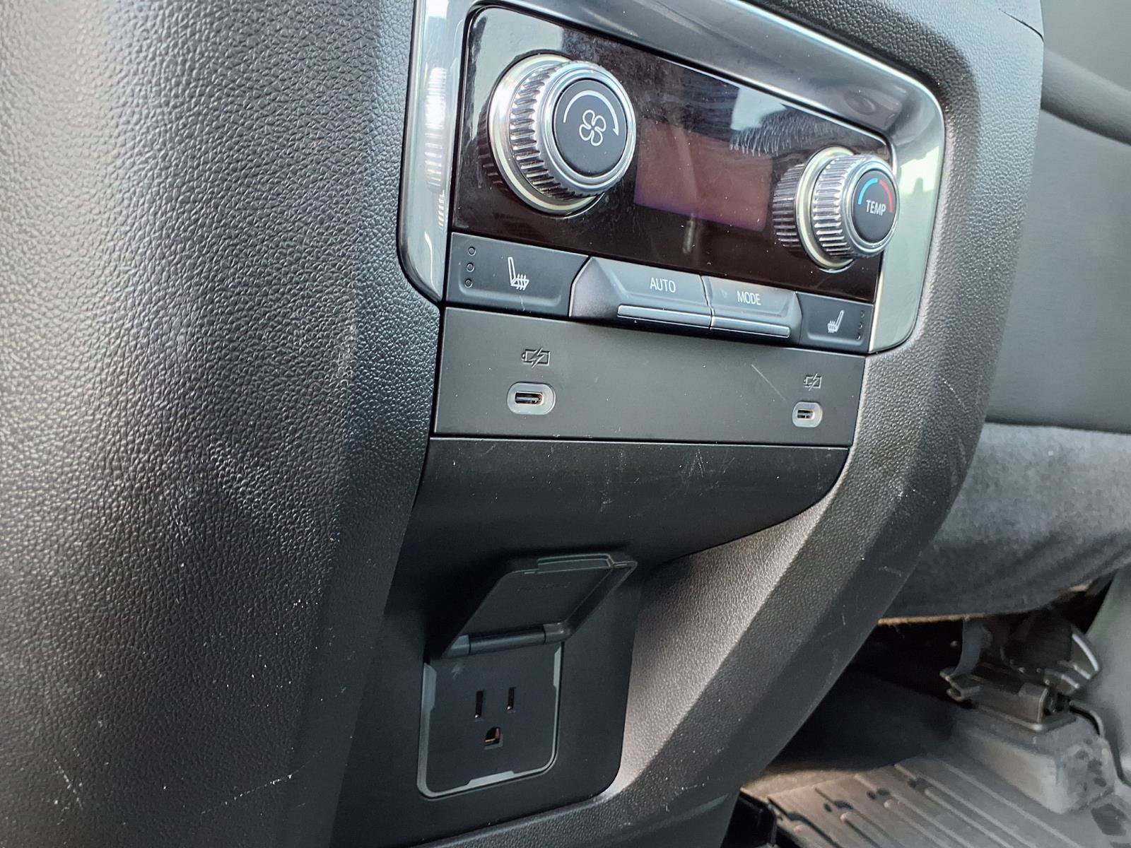 Used 2022 GMC Yukon Denali AWD/4WD image 26