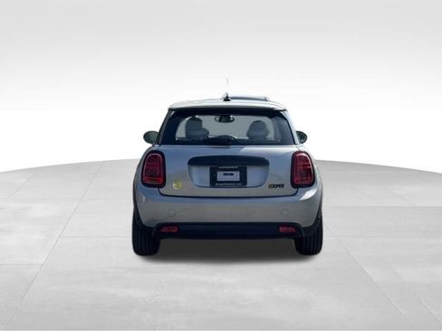 Certified 2024 MINI Cooper SE image 5
