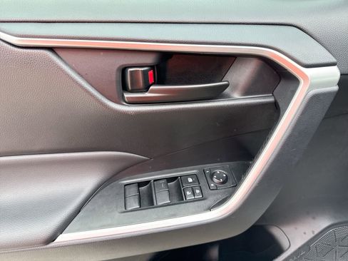Certified 2025 Toyota RAV4 LE FWD image 15