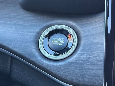 New 2025 Jeep Grand Cherokee Limited w/ Luxury Tech Group II image 21